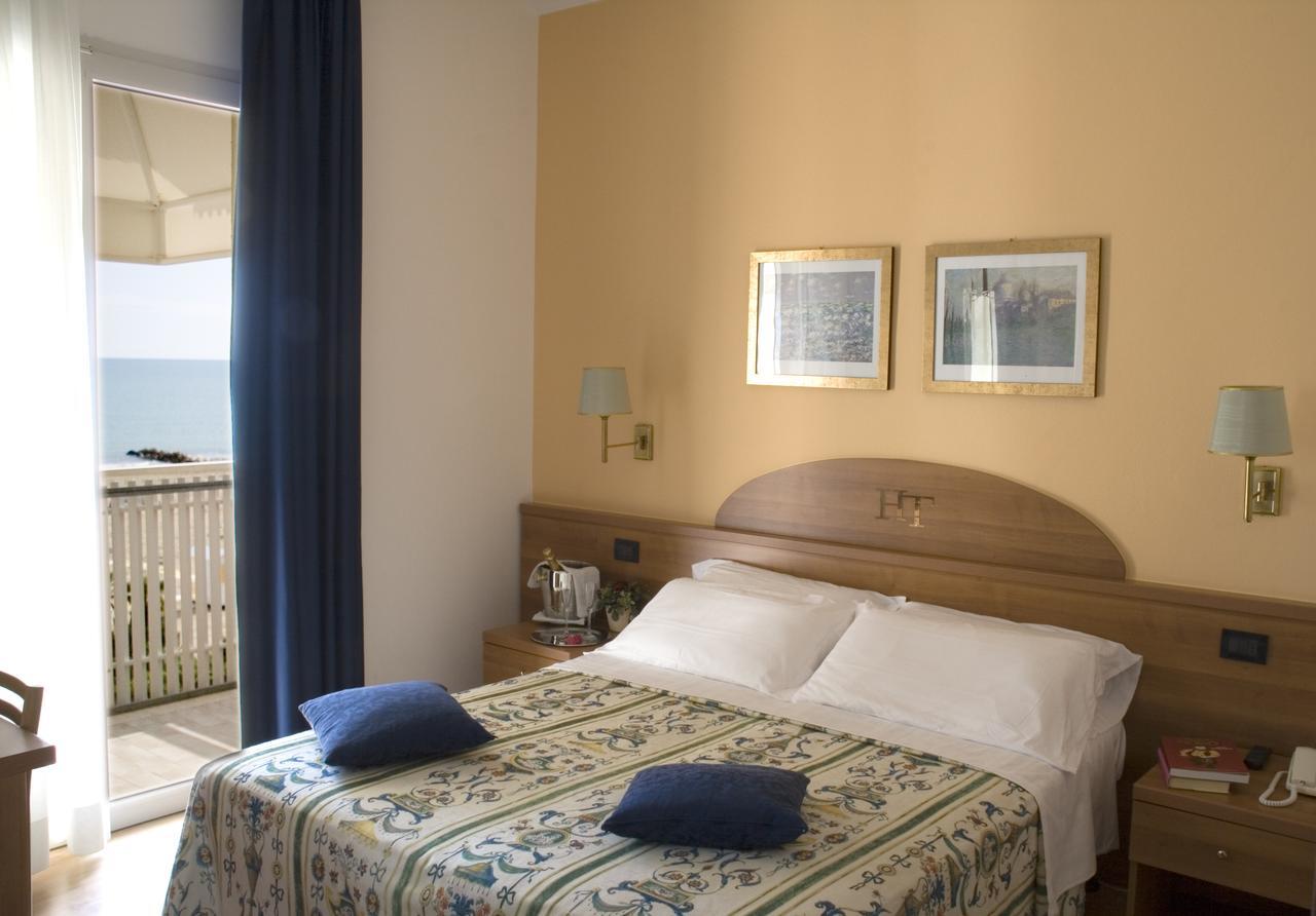 Hotel Tritone Caorle Extérieur photo