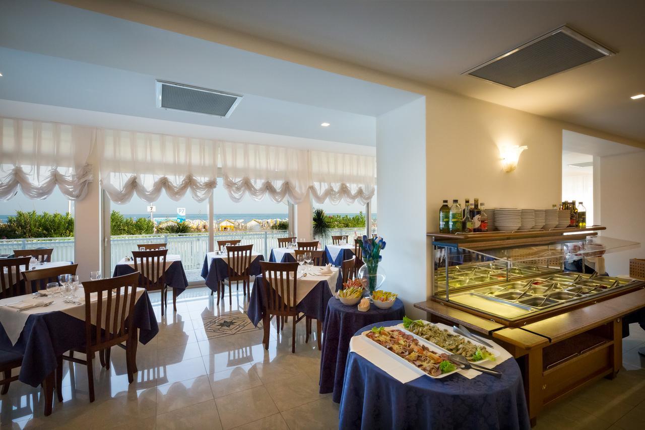 Hotel Tritone Caorle Extérieur photo