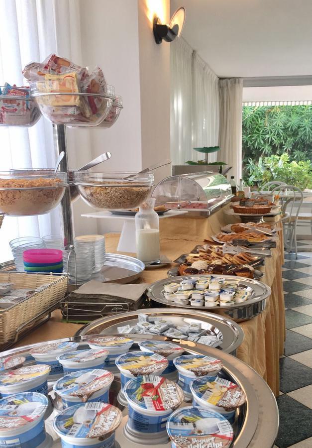Hotel Tritone Caorle Extérieur photo