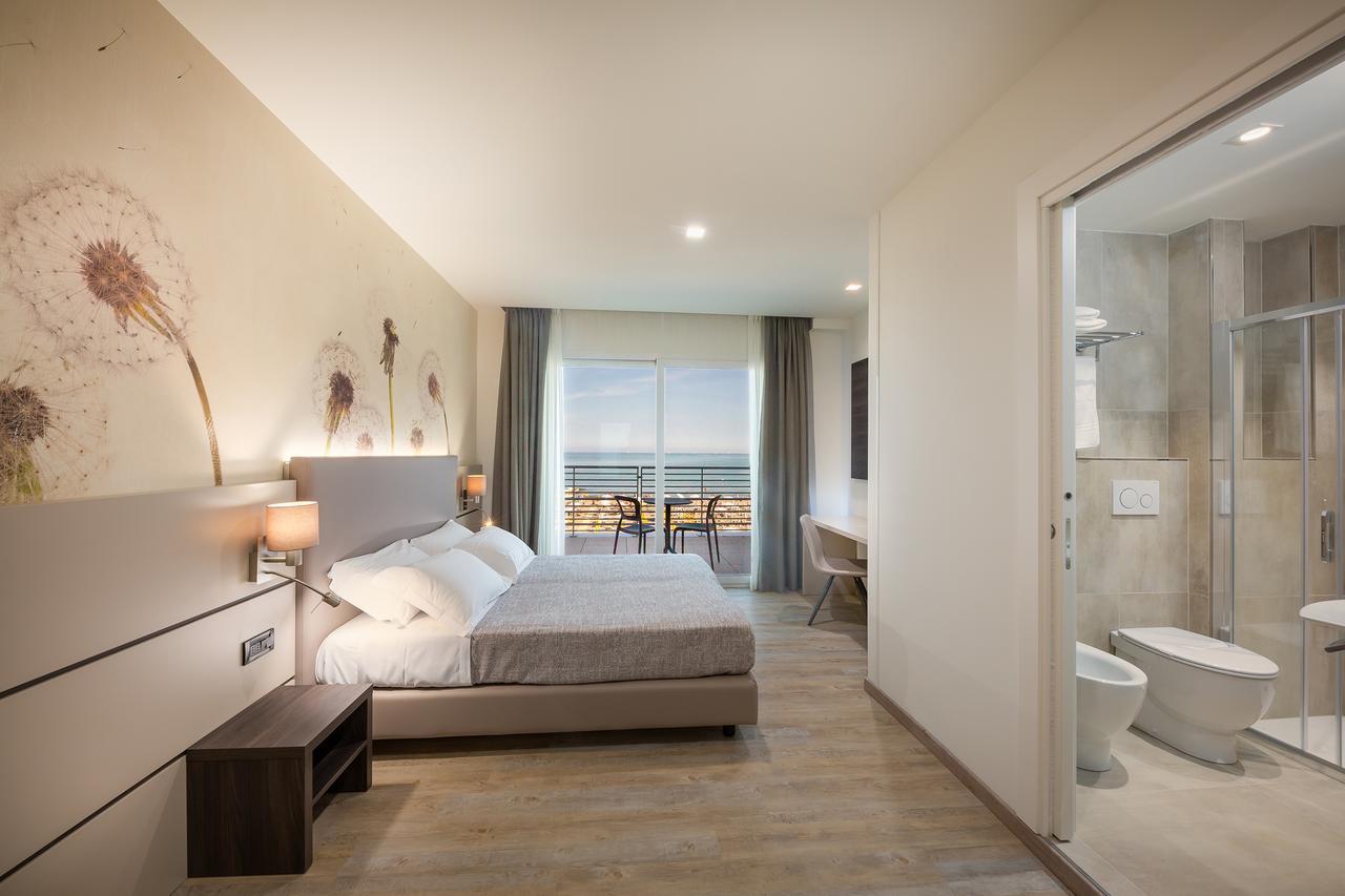 Hotel Tritone Caorle Extérieur photo