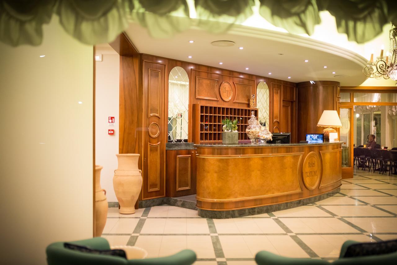 Hotel Tritone Caorle Extérieur photo