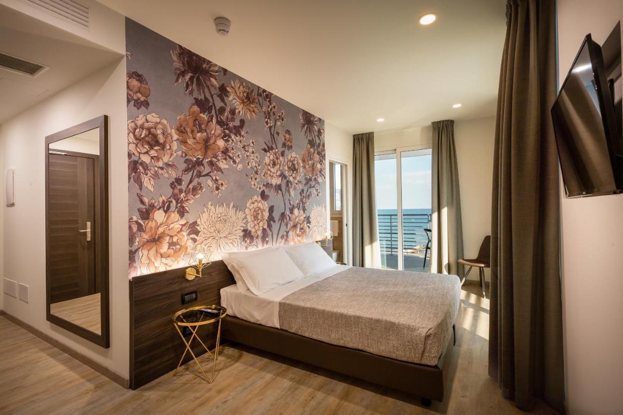 Hotel Tritone Caorle Extérieur photo