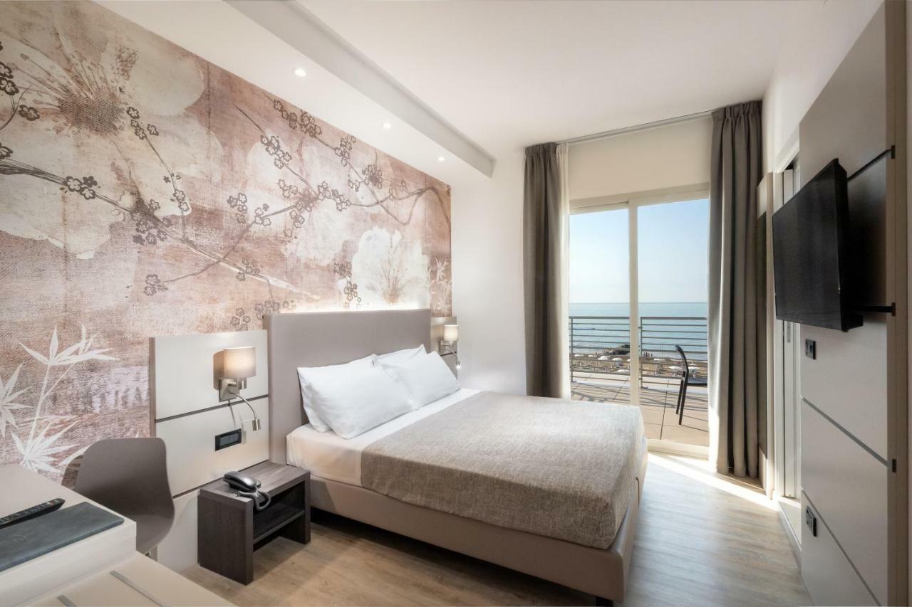 Hotel Tritone Caorle Extérieur photo